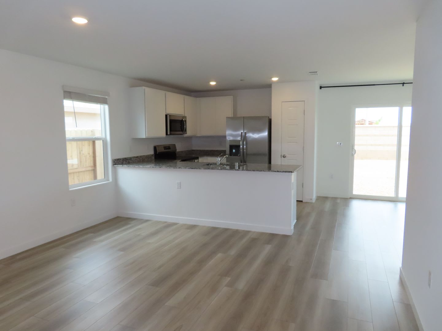 FOR RENT – photo 5