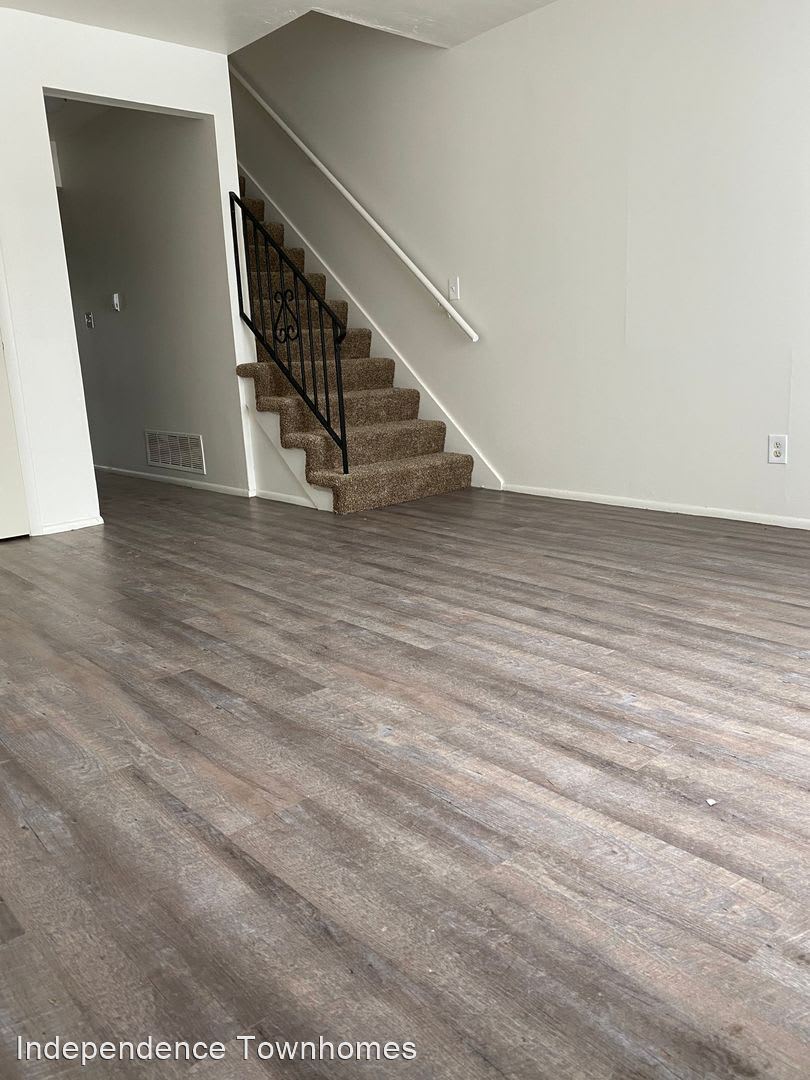 Independence Townhomes – photo 1