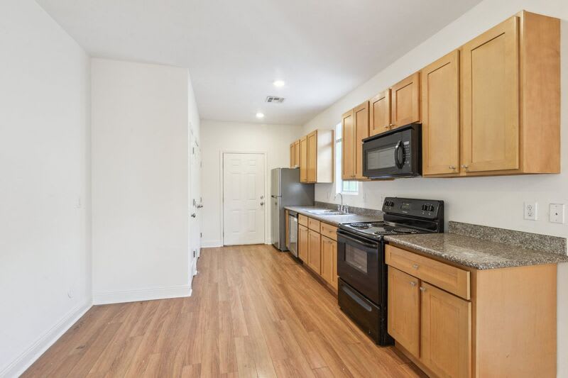 407 N Tonti St. – photo 4