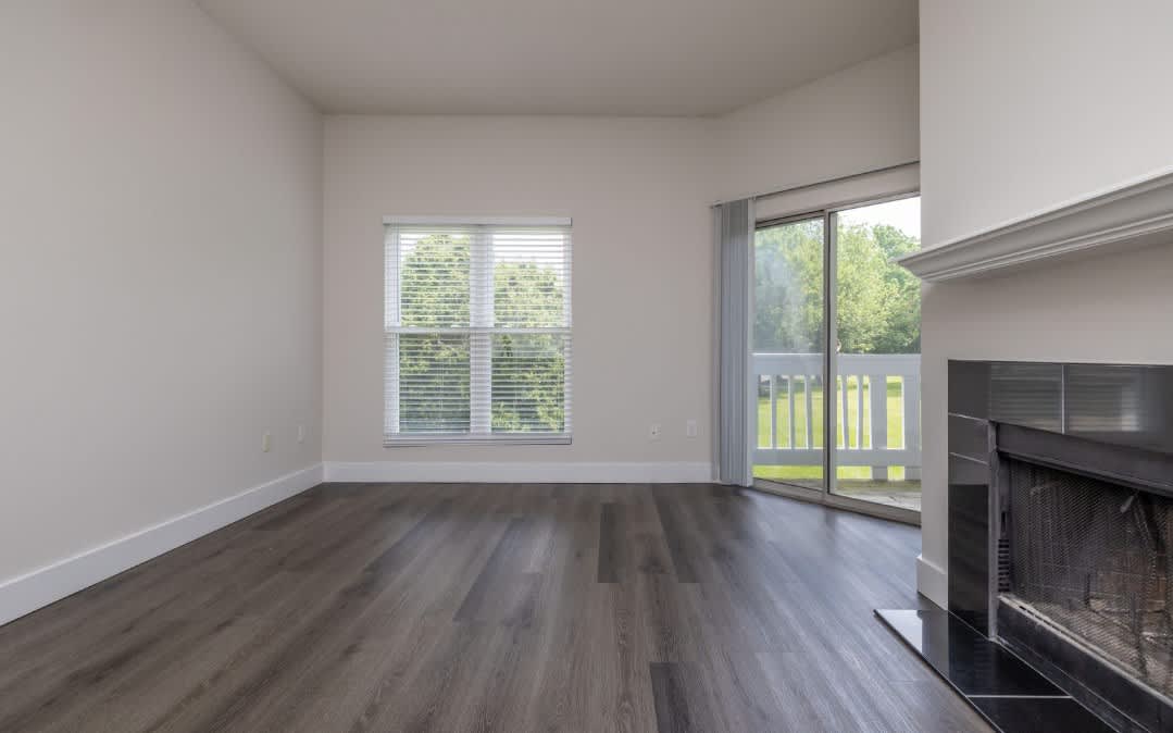 Stonington Farm Apartments – photo 2