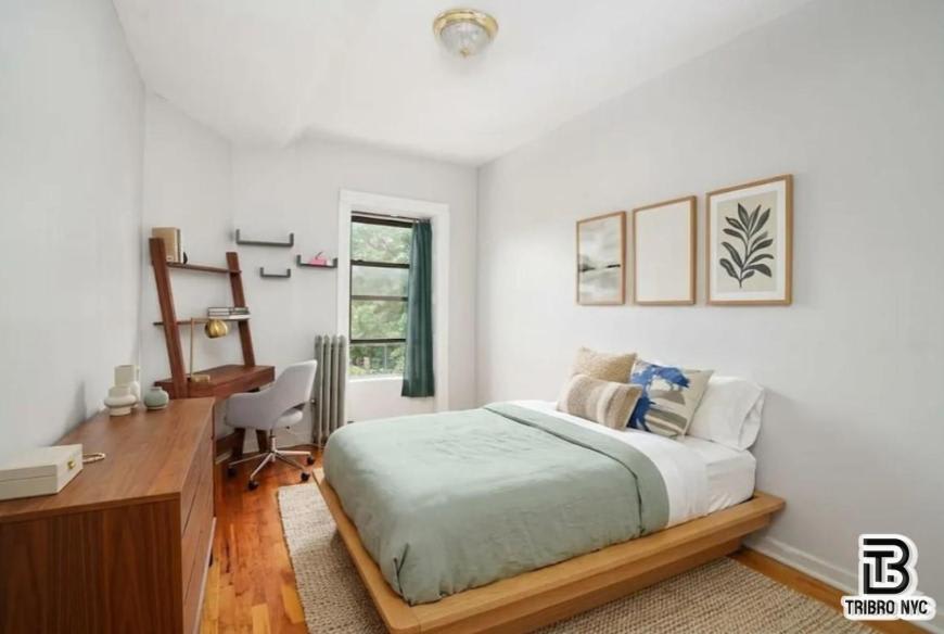 626 Willoughby Ave – photo 4