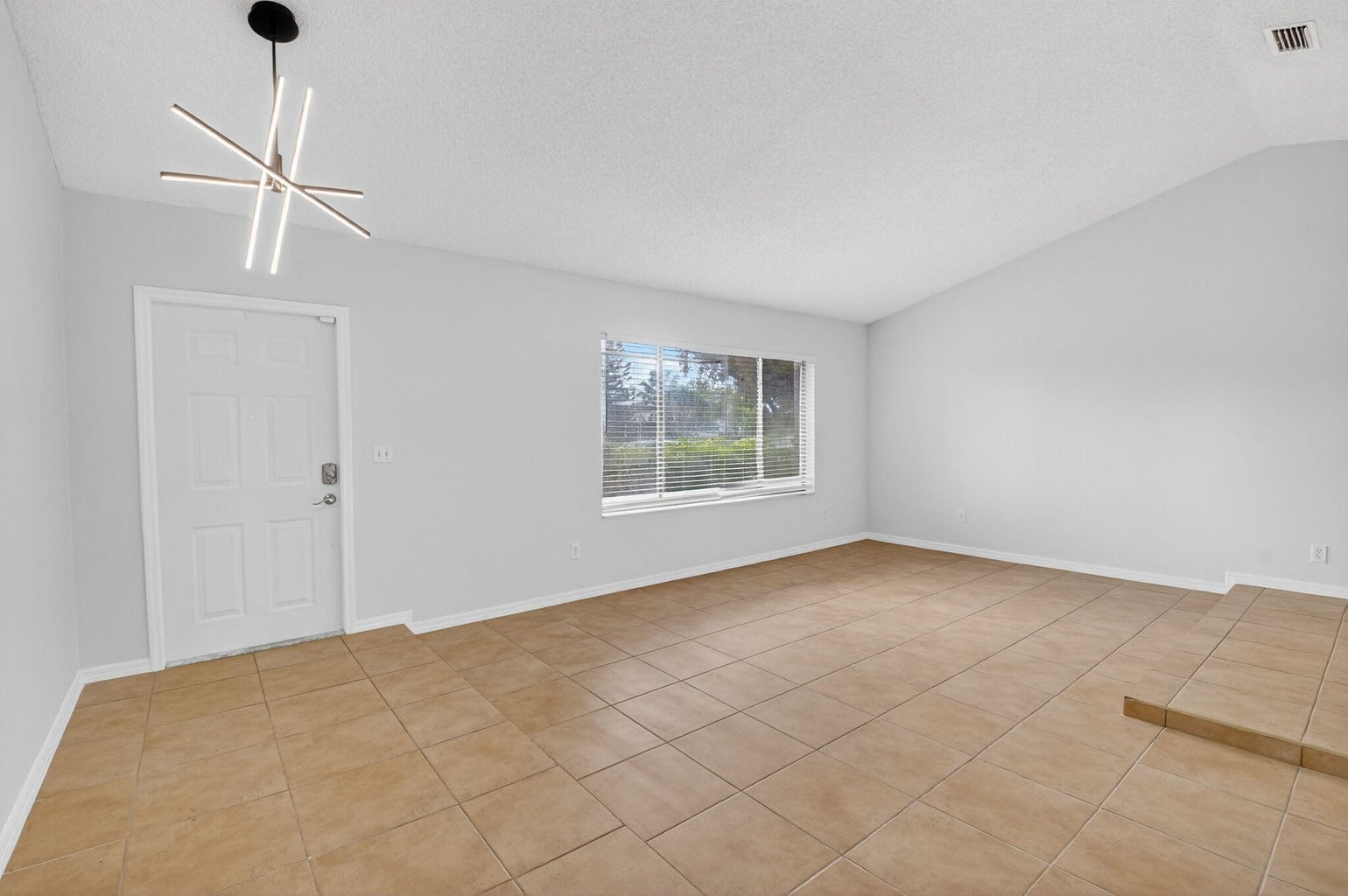 4135 Bay Laurel Way – photo 2