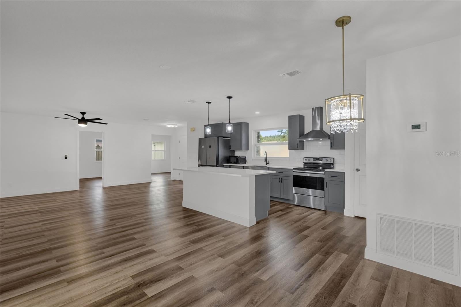 2433 BENJAMIN Drive – photo 5