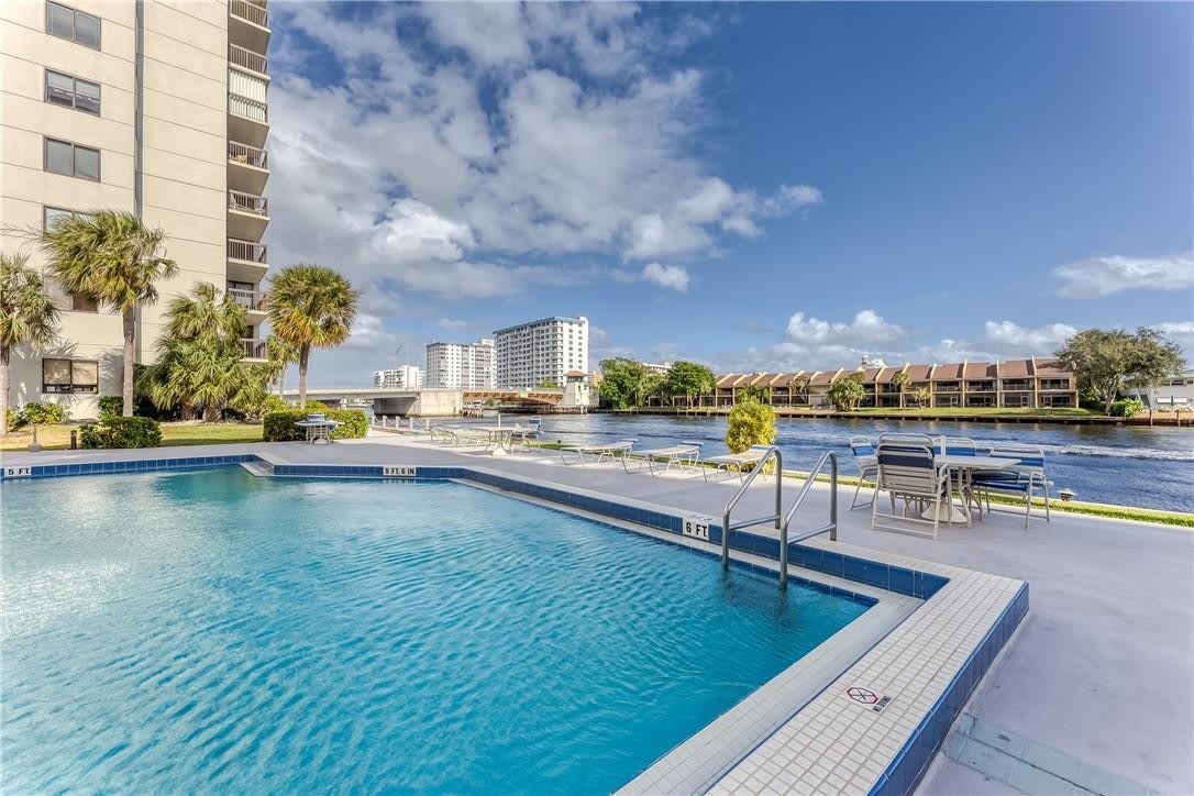 2900 NE 14th Street Causeway – photo 4
