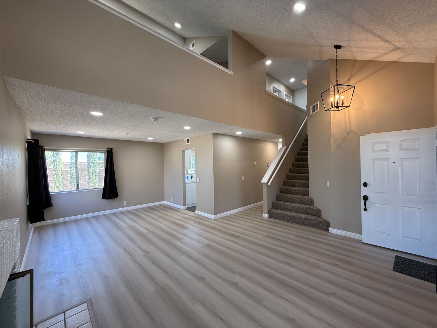 West Palmdale 4 Bedroom 3 Bathroom – photo 3