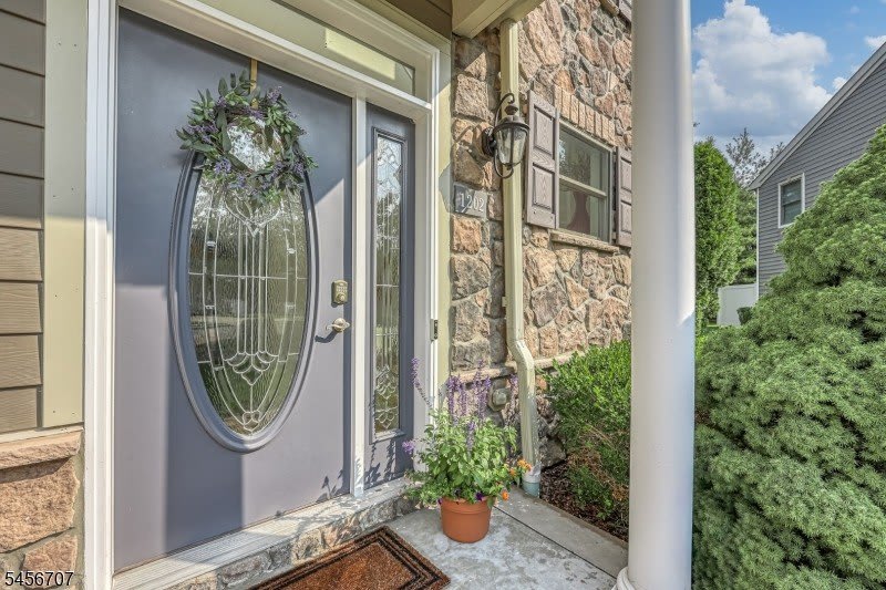 1202 Whitney – photo 2