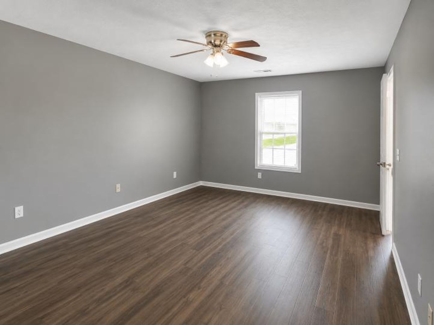 3 Bed 2 Bath Ranch home located close to post! – photo 2