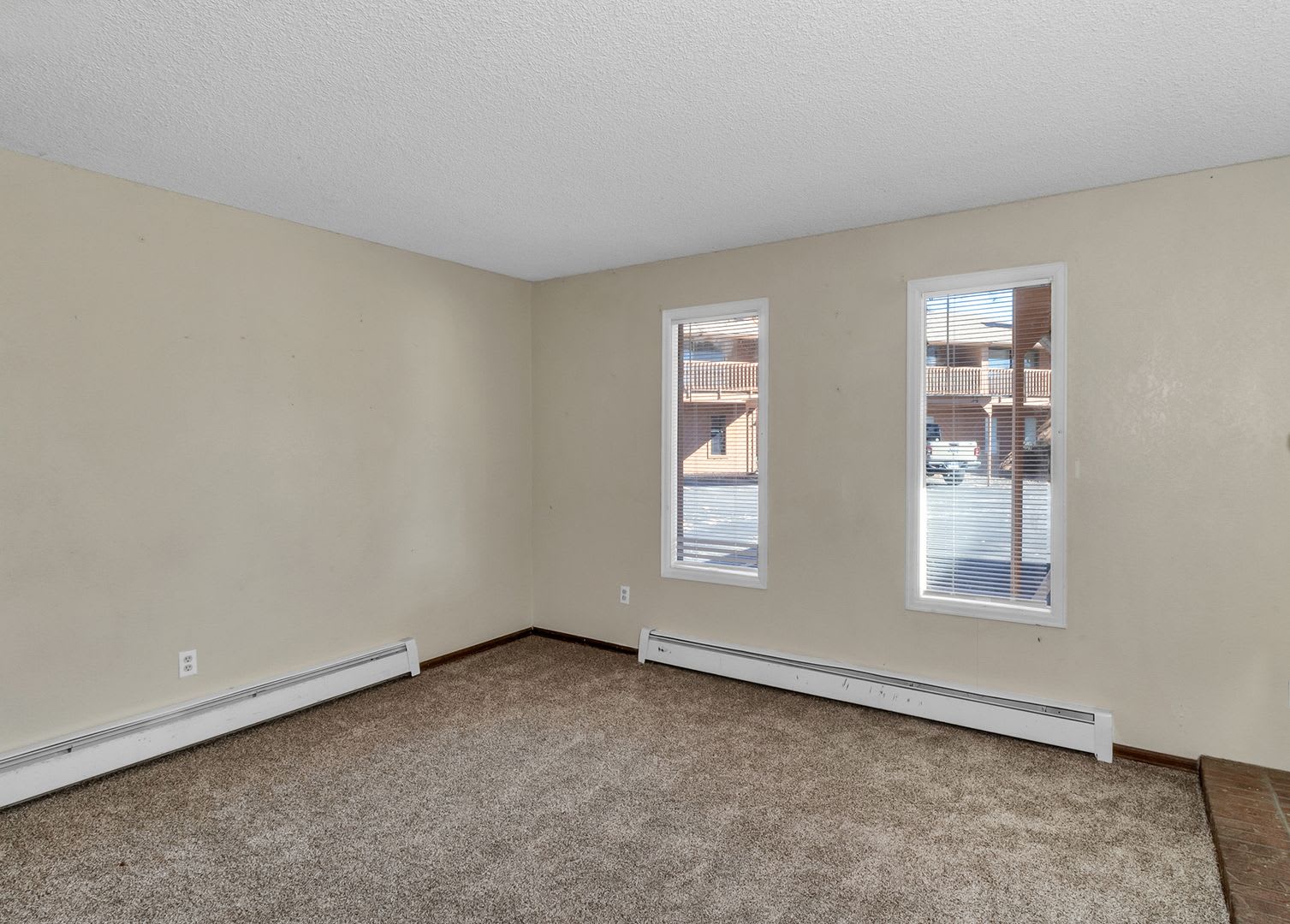 Wonderful 3 Bedroom Townhouse In Cedar Terrace – photo 4