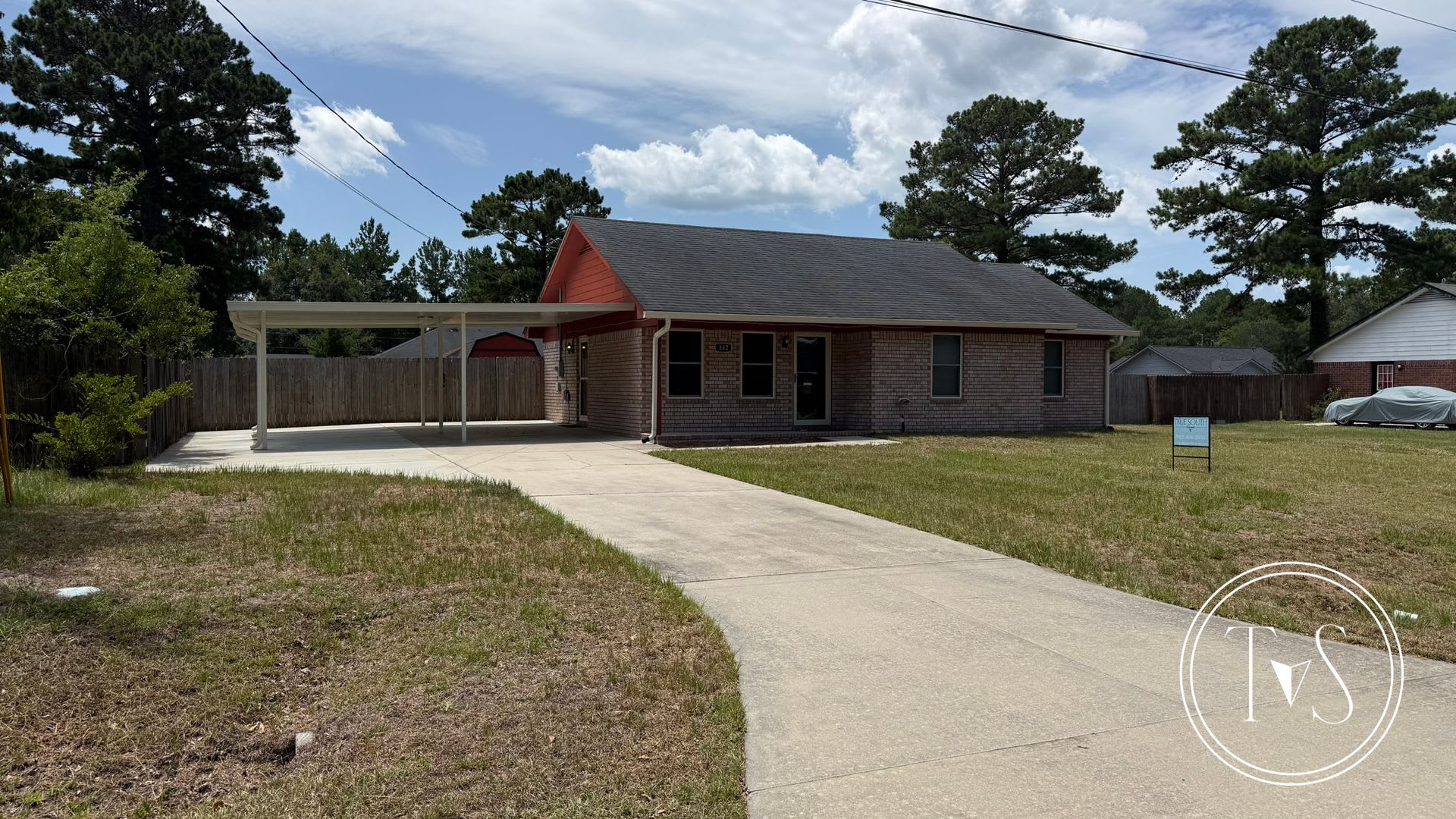 Charming 3-Bedroom Home in Smiley Woods! – photo 2
