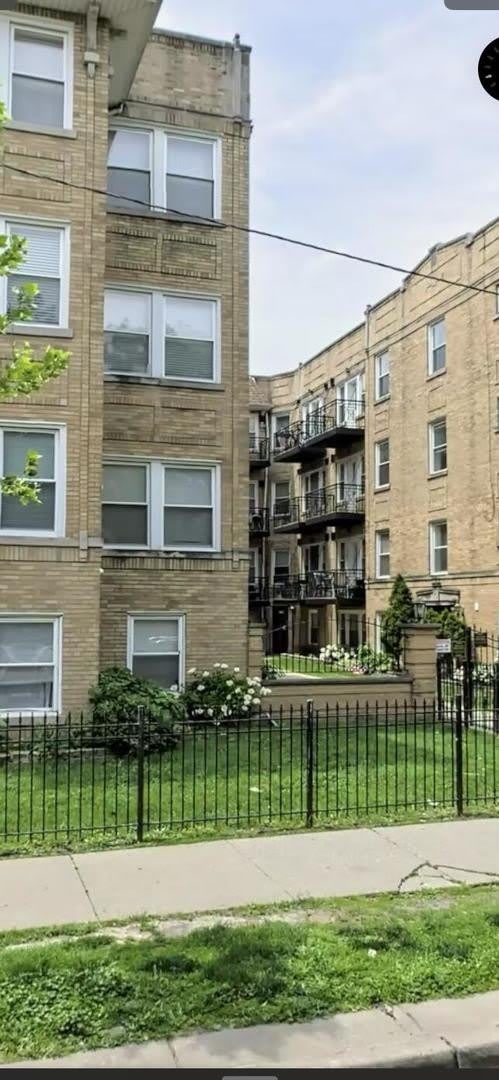 4810 N Avers Avenue – photo 1