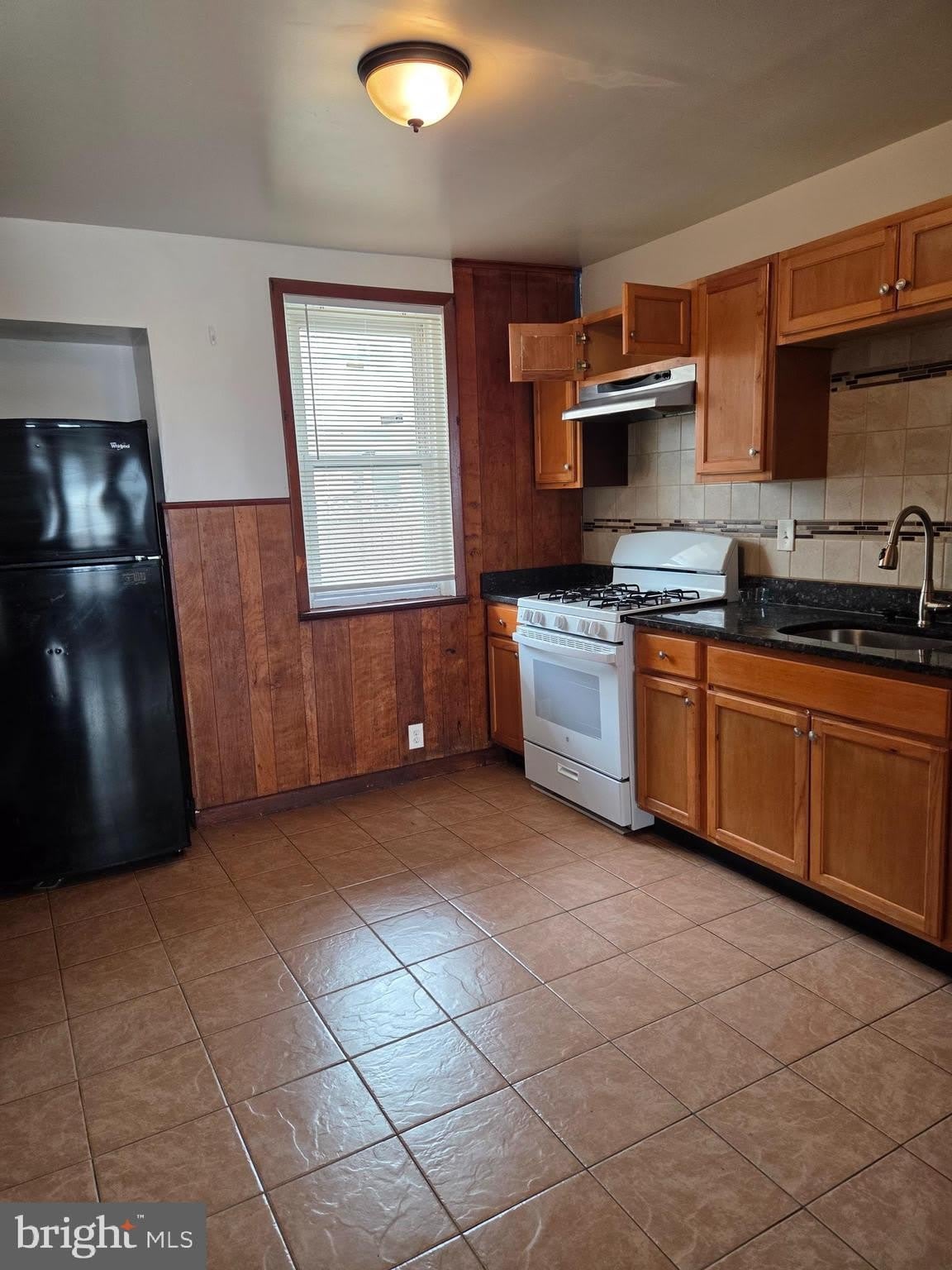 4013 CRESTON ST – photo 5