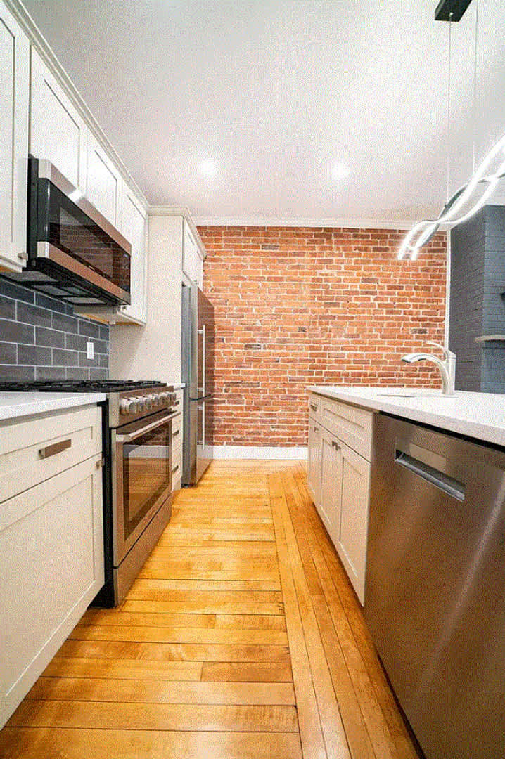 Charming 3 Bedroom – photo 2