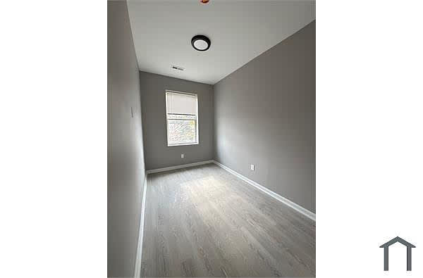 799 Edgewood Street – photo 4