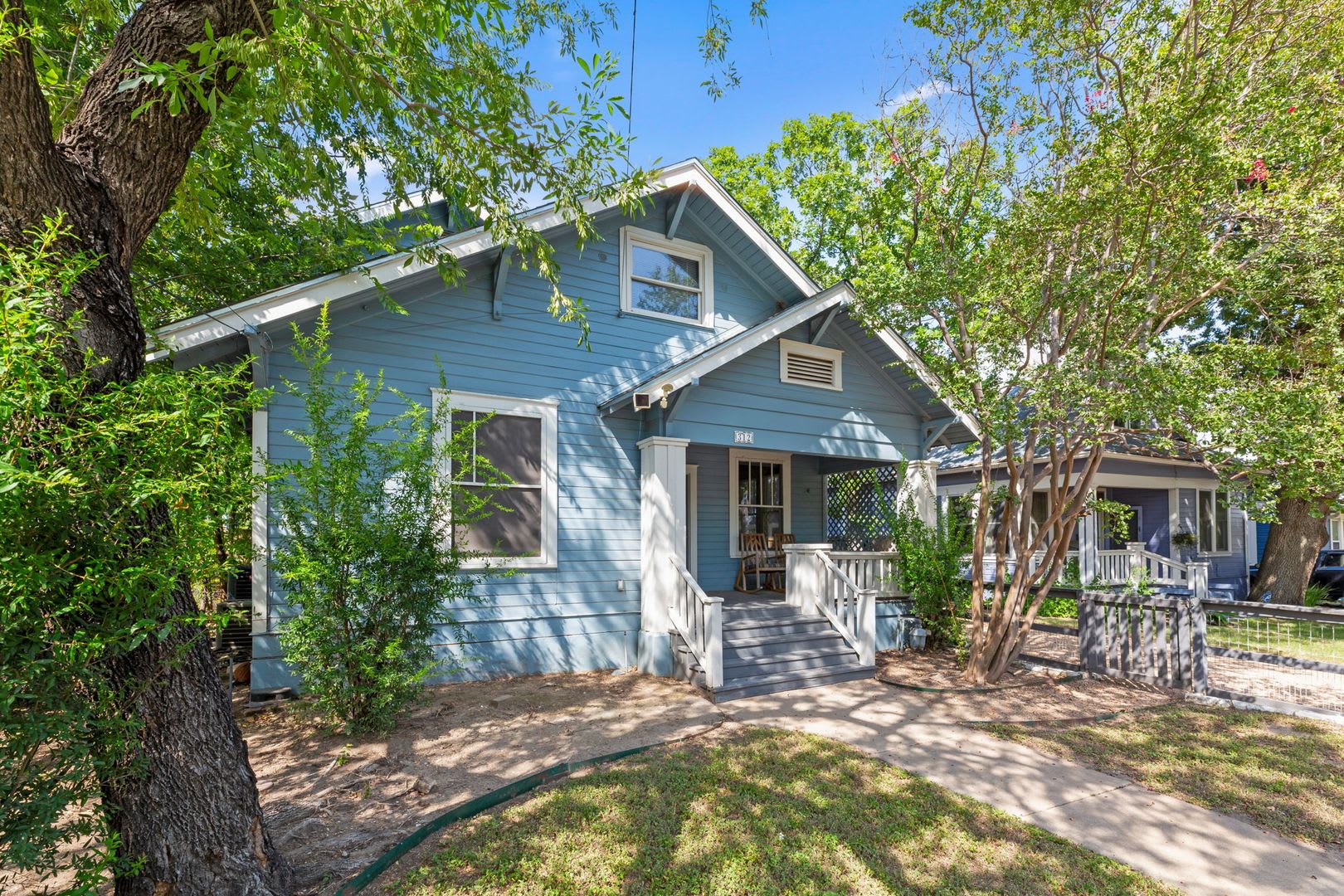 Ut Pre Lease Hyde Park 4 Bed 3 Bath Open Floor Plan Wood Floors Backyard With Deck 2 Car Garage – photo 4