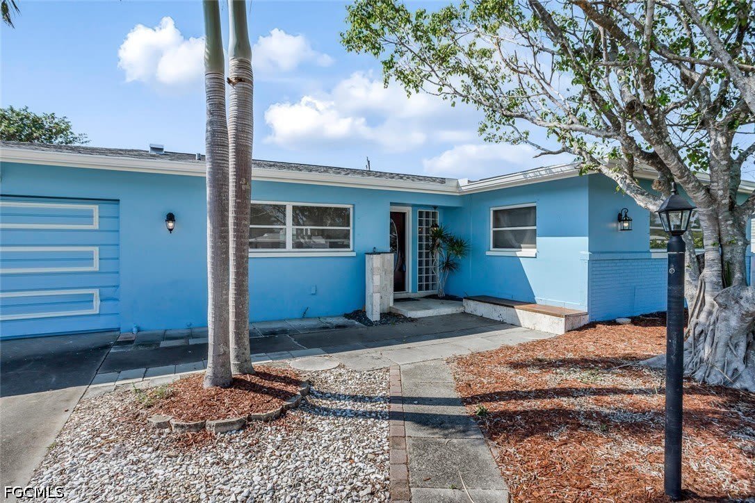 806 Entrada Drive N – photo 2
