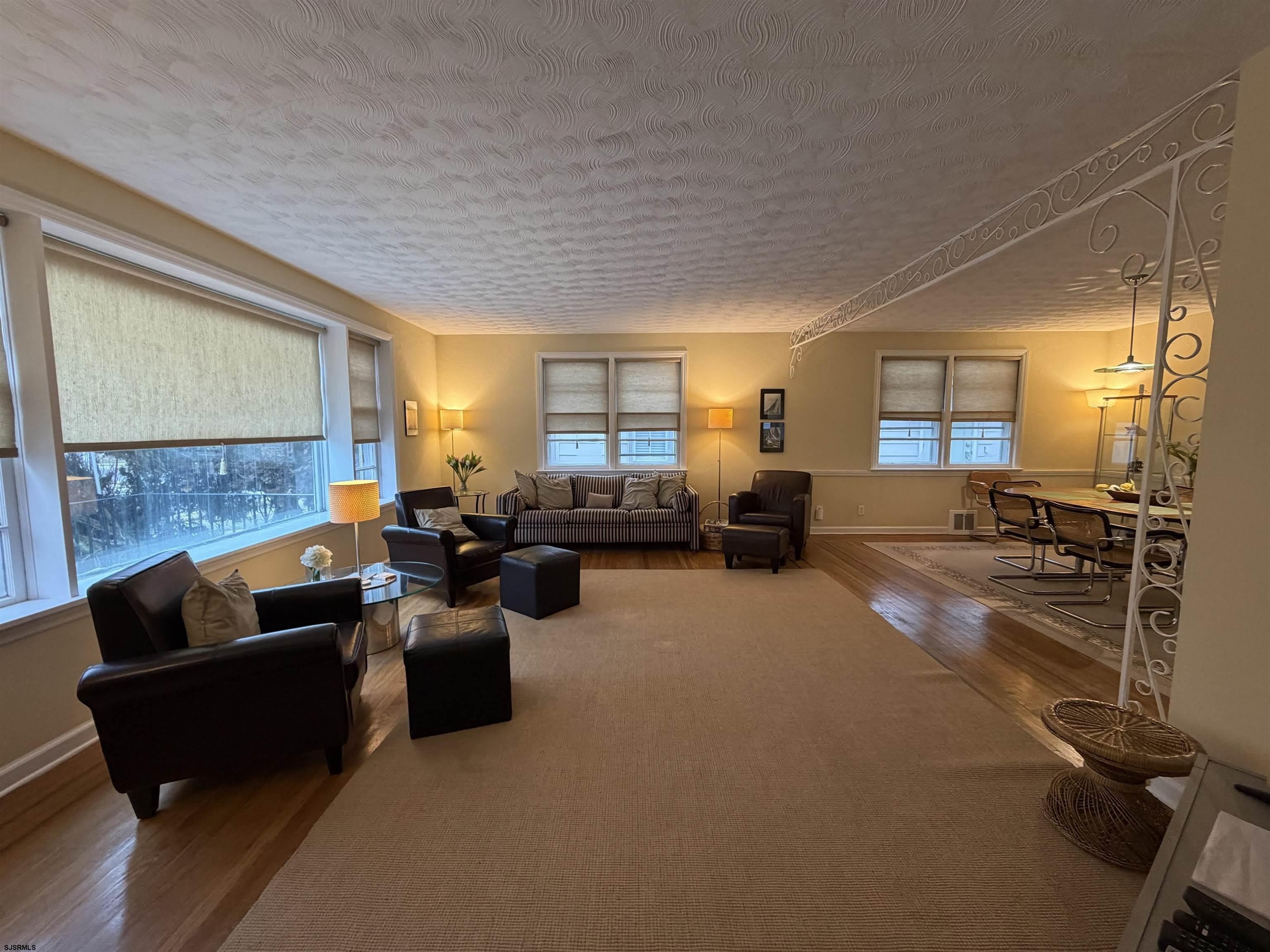 33 N Gladstone Ave – photo 3