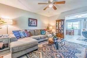 204 Ross Avenue – photo 3