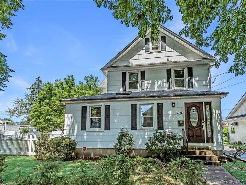 104 Sheridan Avenue – photo 1