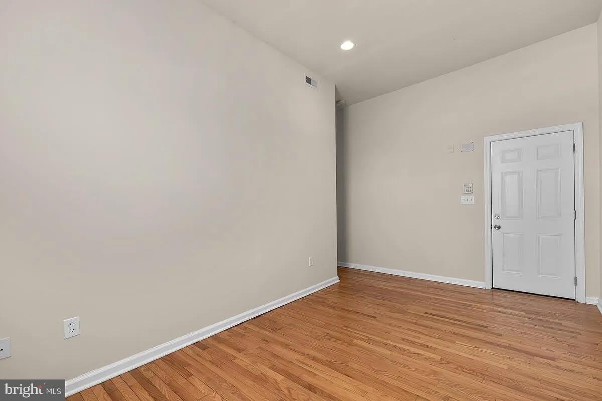 1275 Meigs Place Ne – photo 3