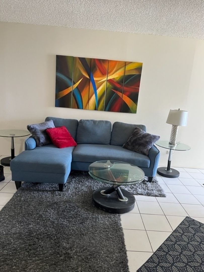 Charming 2BR Condo in Honolulu – photo 1