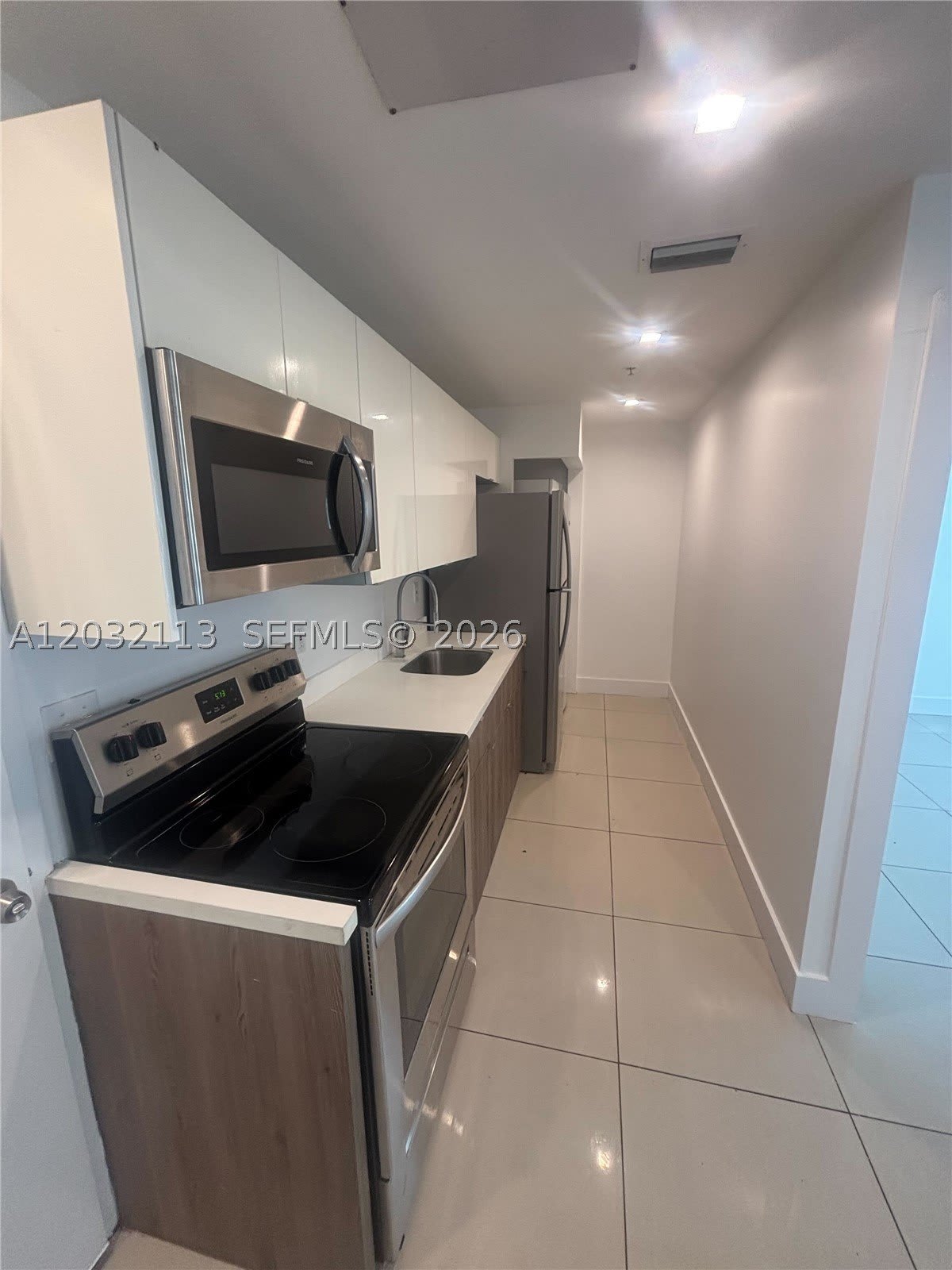 829 Sw 18Th Ave – photo 2