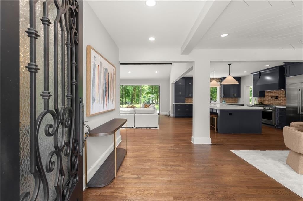 4562 Columns Drive SE – photo 4