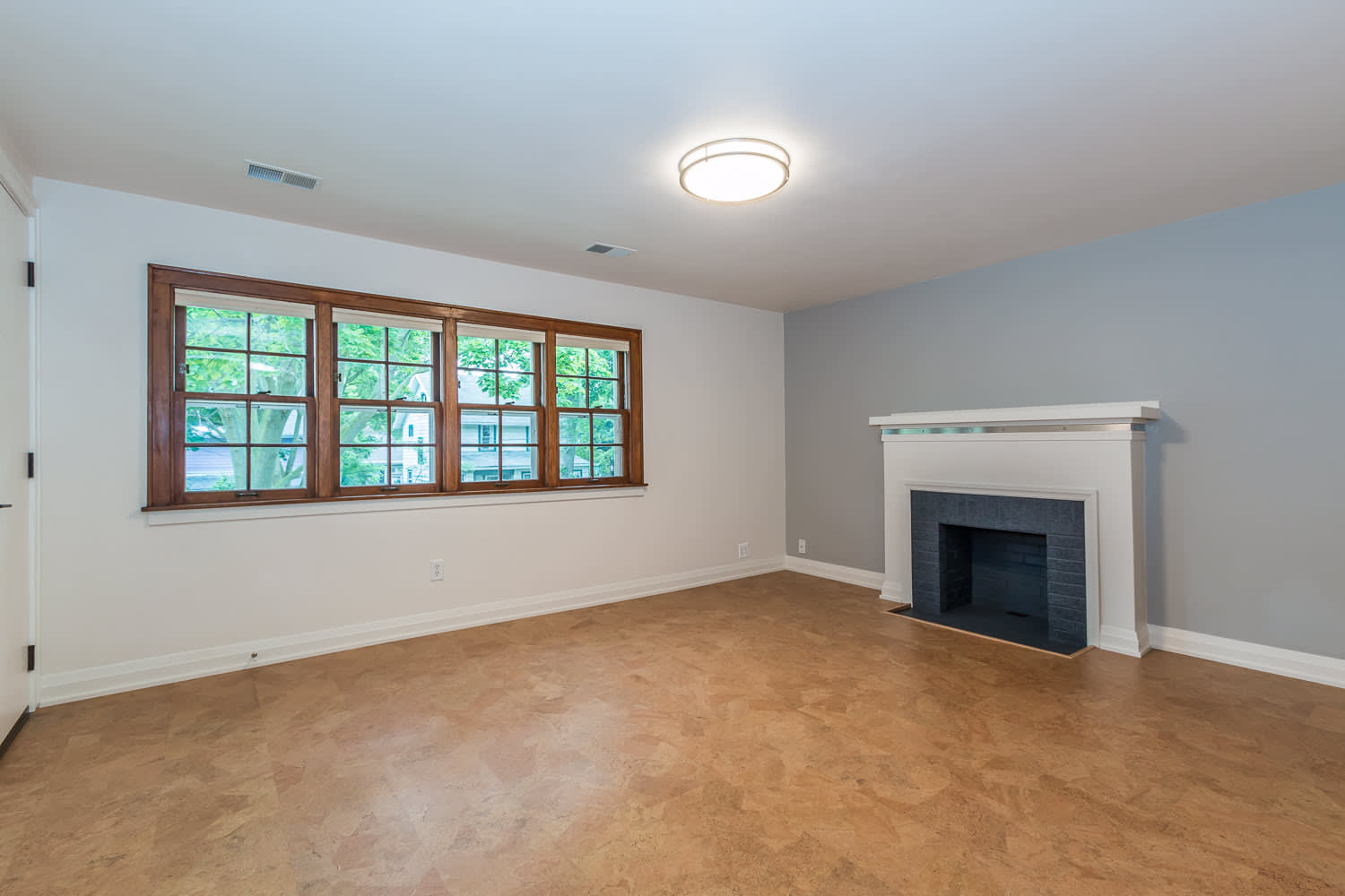2133 Sommers Avenue – photo 2
