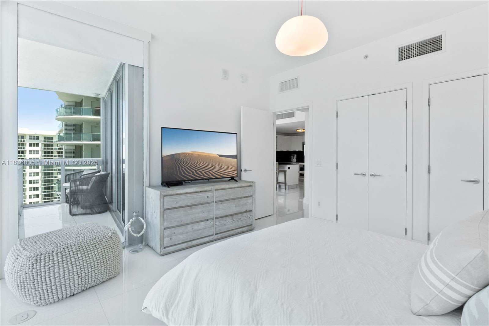 6899 Collins Avenue – photo 4