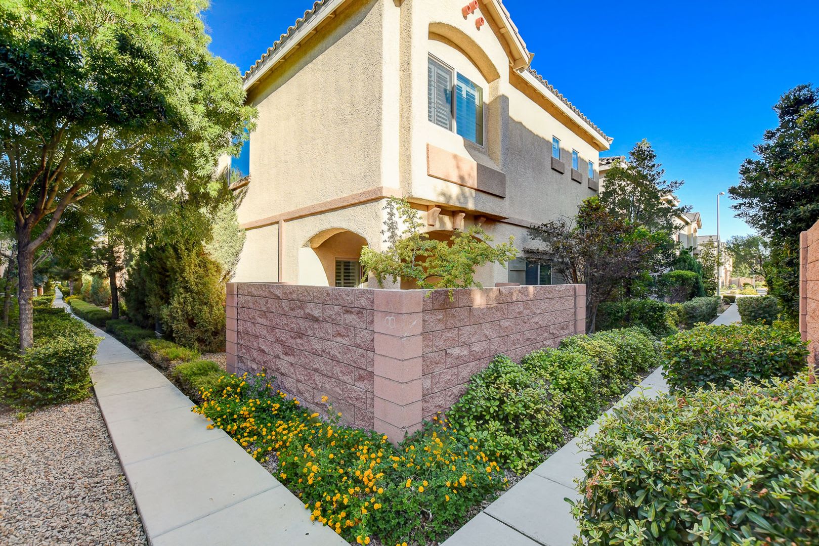 Spacious four bedroom in the Southwest – photo 2
