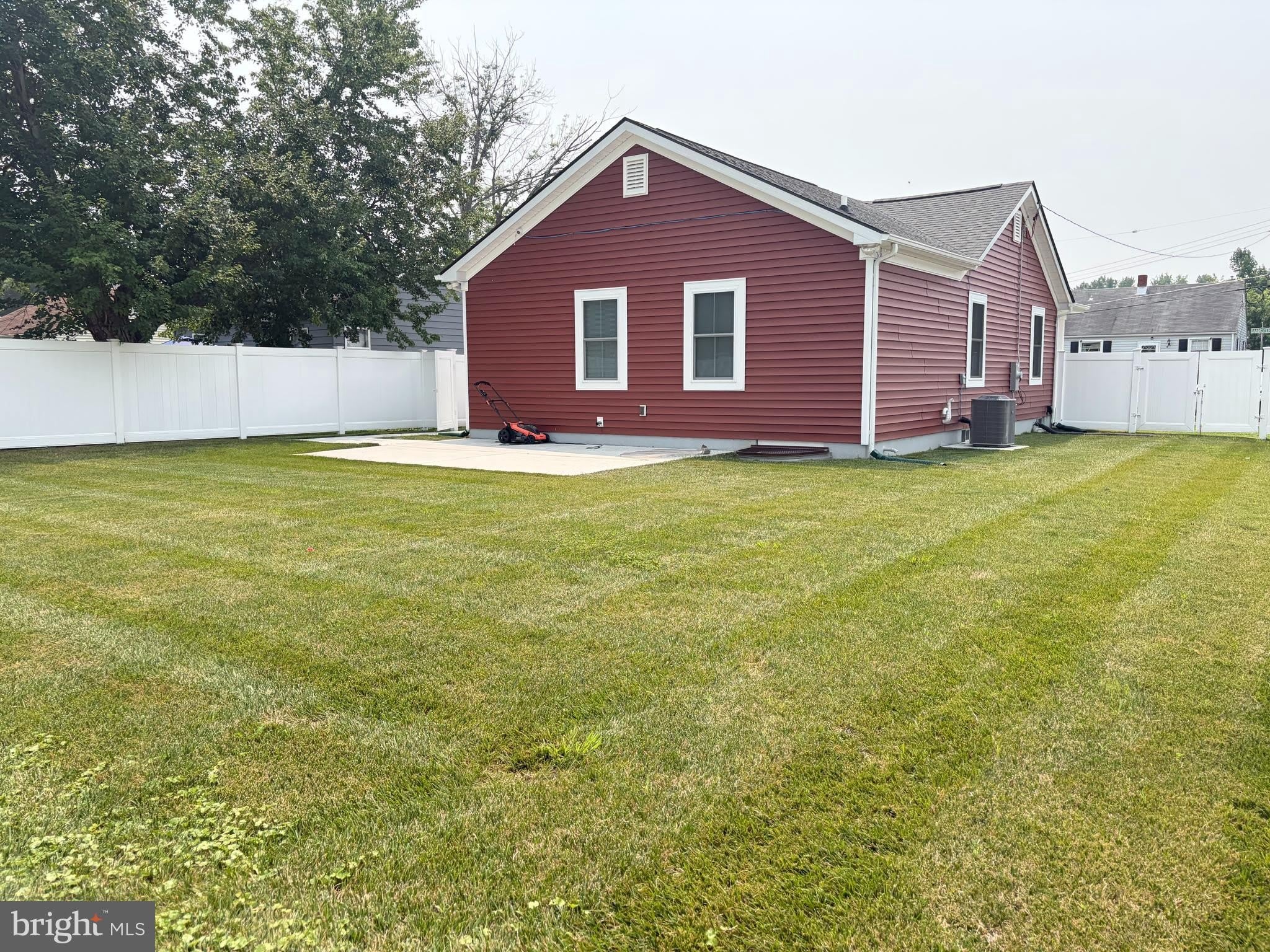 143 Bannister Avenue – photo 4