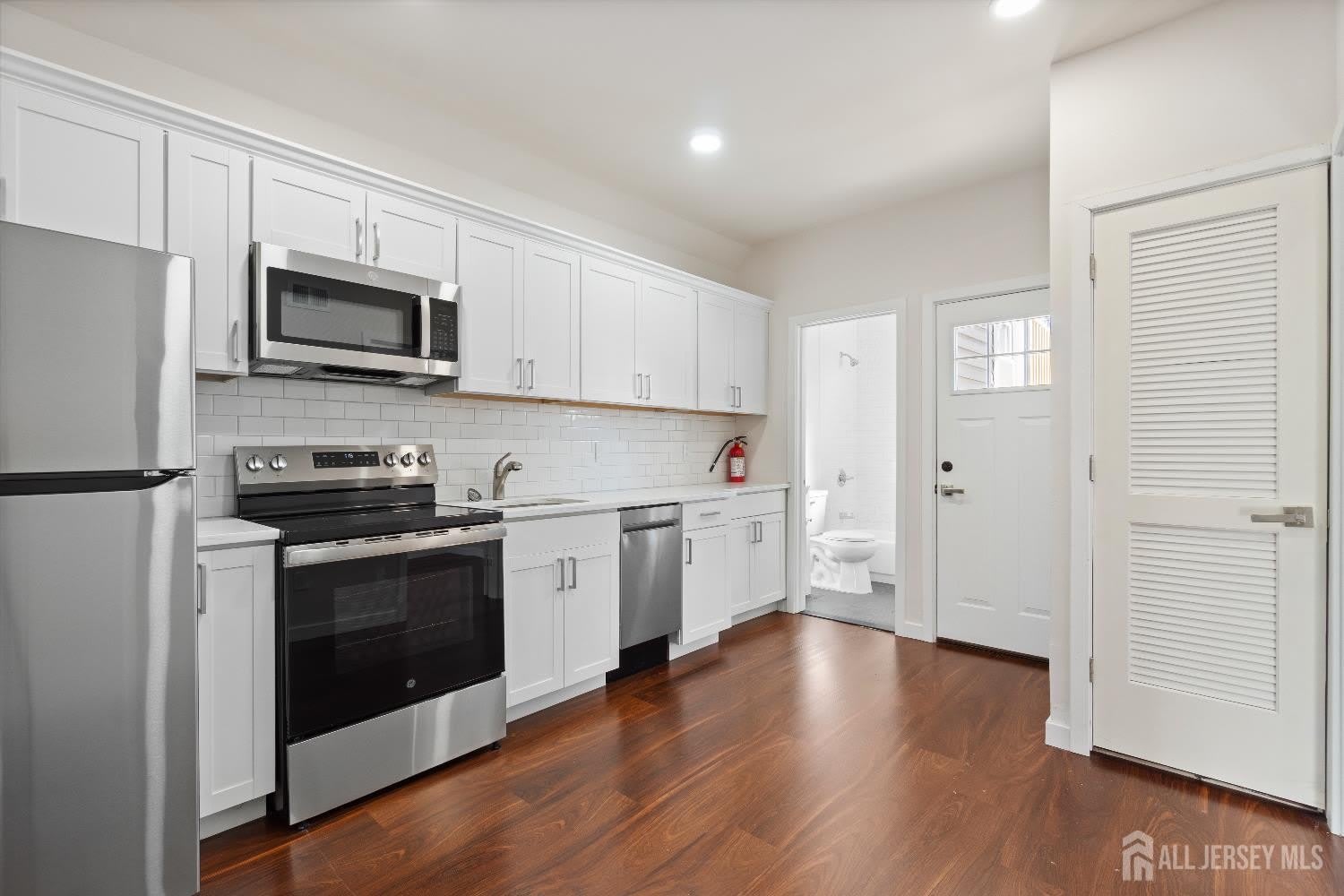 824 George Street – photo 5