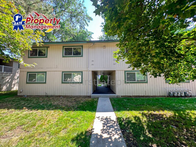 735 Belmont St – photo 3
