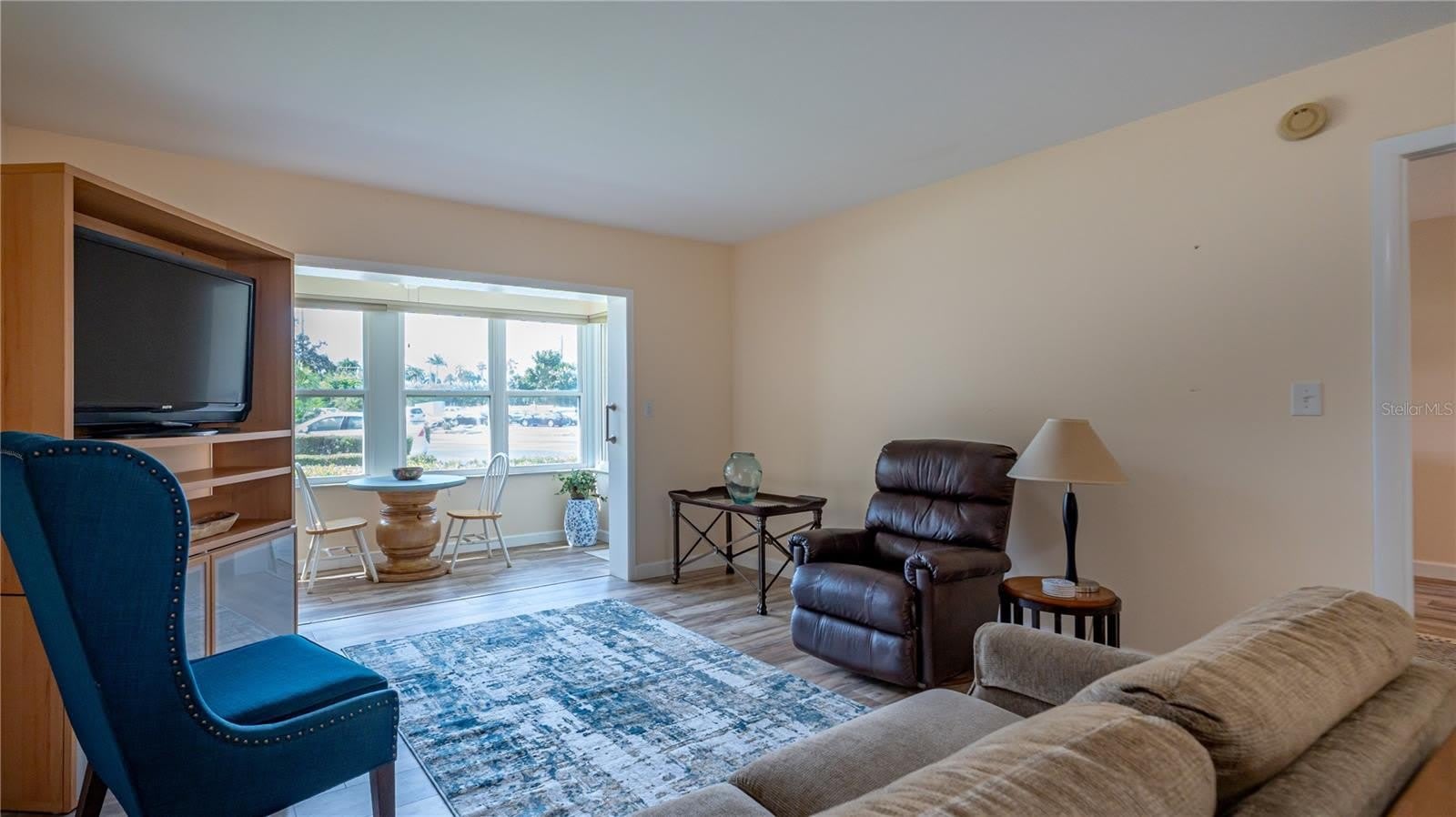 5020 BRITTANY Drive S – photo 5
