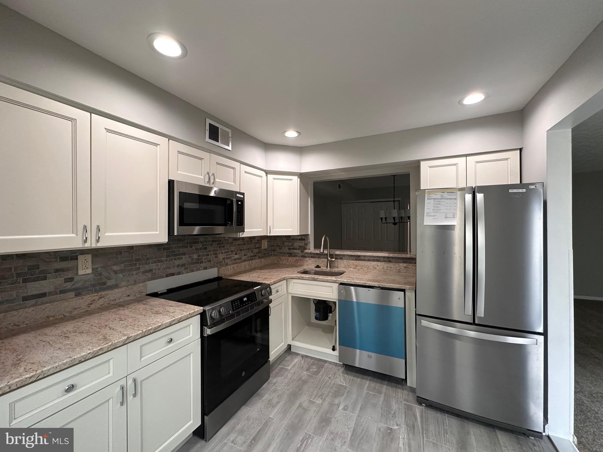 16012 CLARK Court – photo 3
