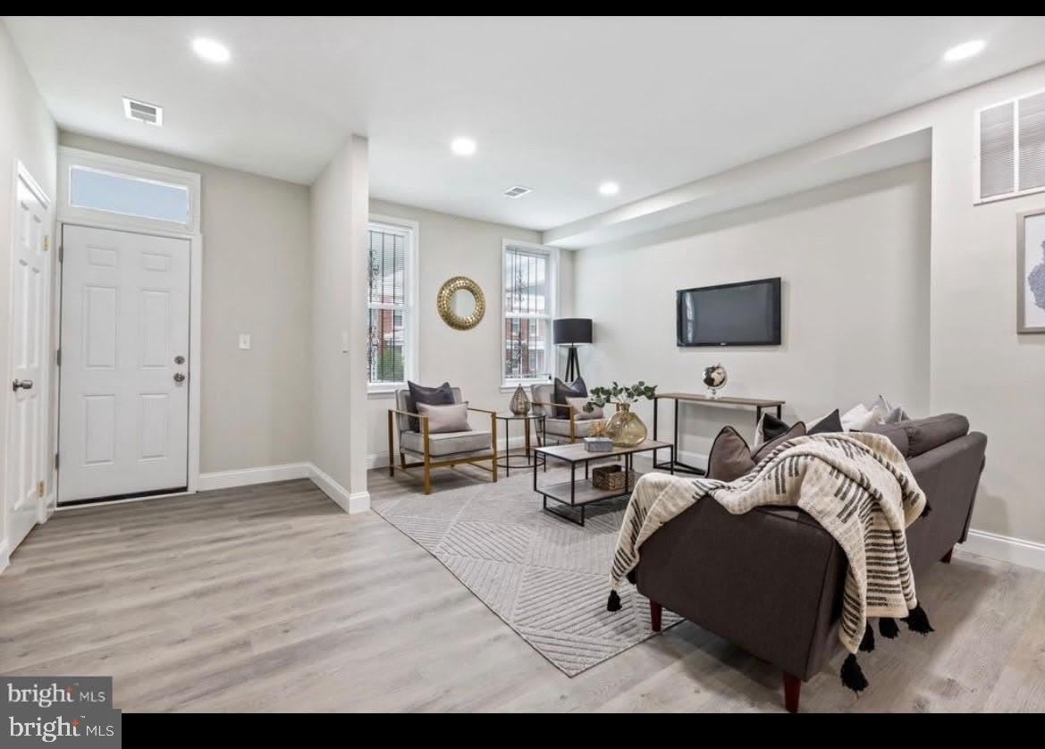 720 N EDGEWOOD Street – photo 1