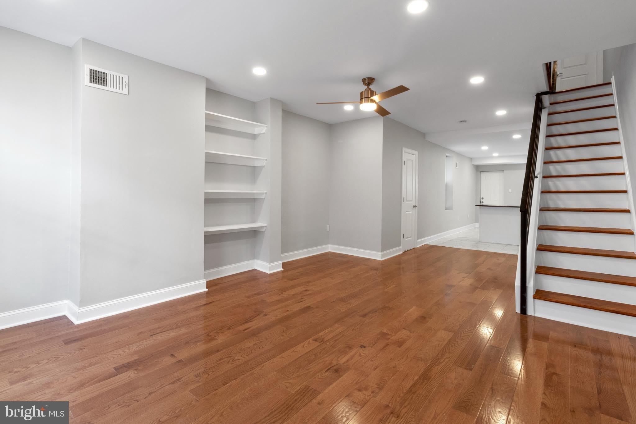 1602 S LECOUNT Street – photo 4