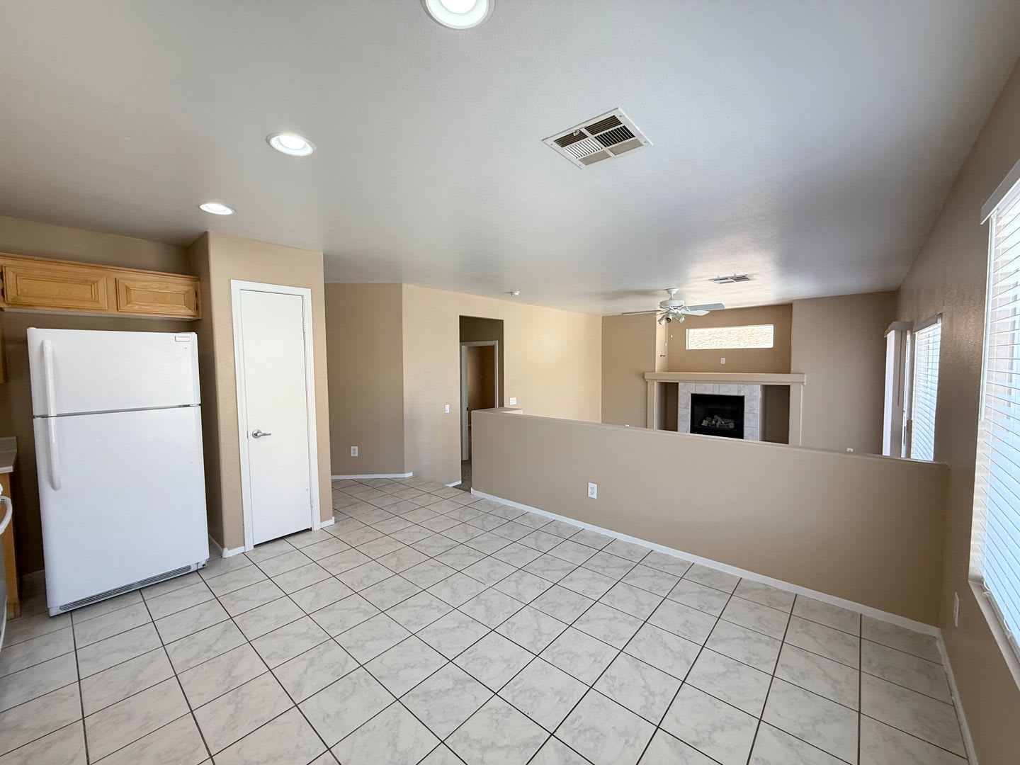 COMING SOON 4 BED 3 BATH OPEN FLOOR PLAN! – photo 4