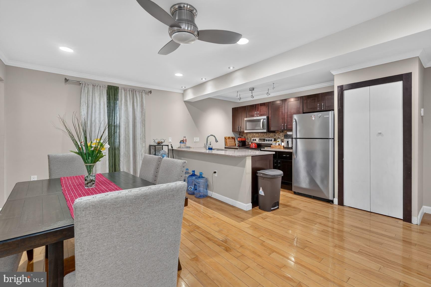 2911 8Th Street Se – photo 3