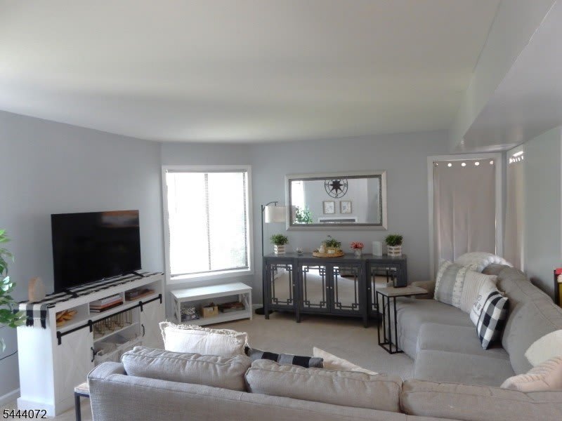 51 EDINBOROUGH CT. – photo 3