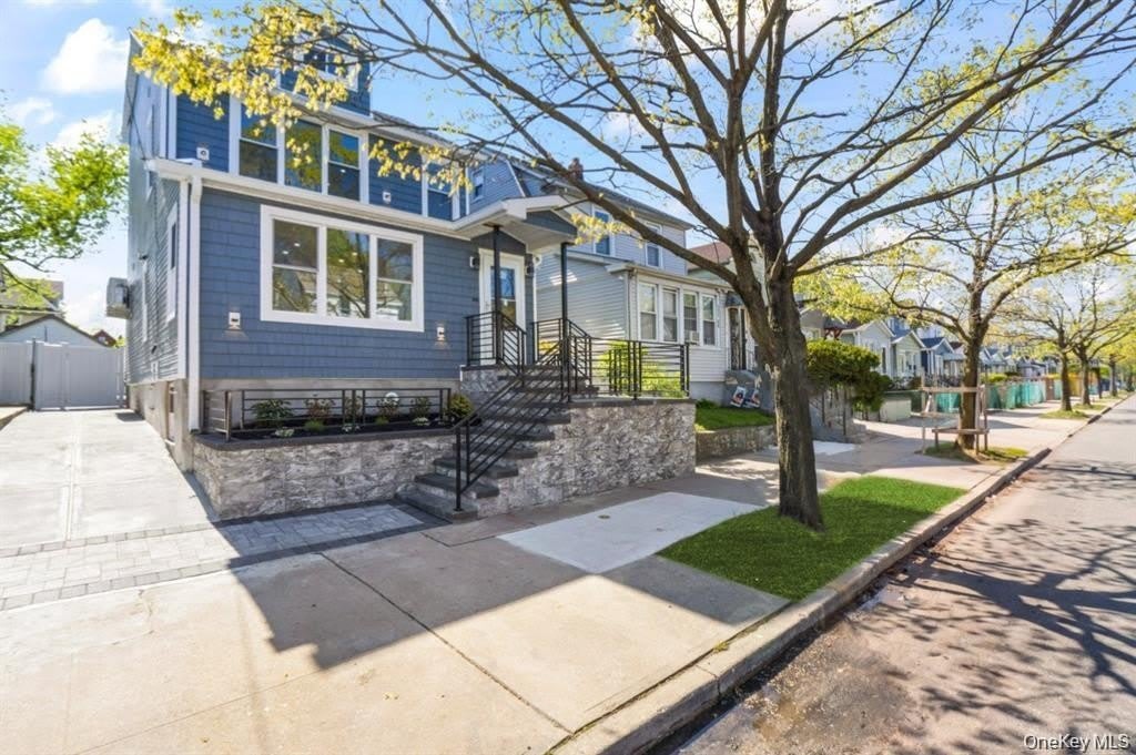 111-68 147th Street – photo 1