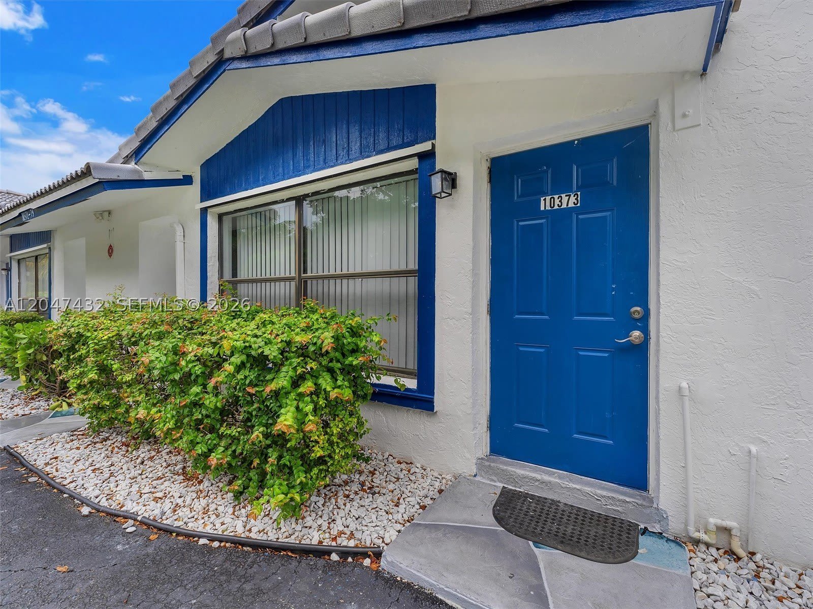 10373 NW 35th St – photo 2