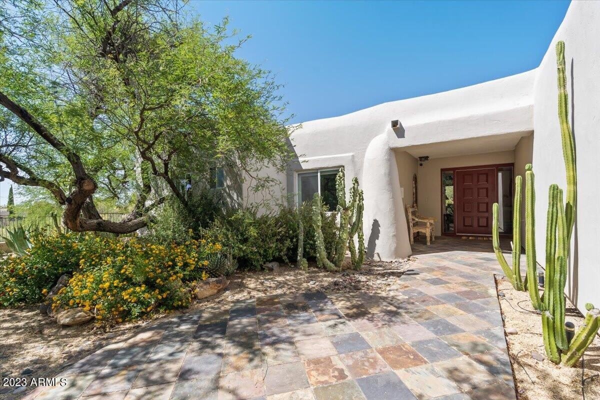 1816 E EAGLE CLAW Drive – photo 2