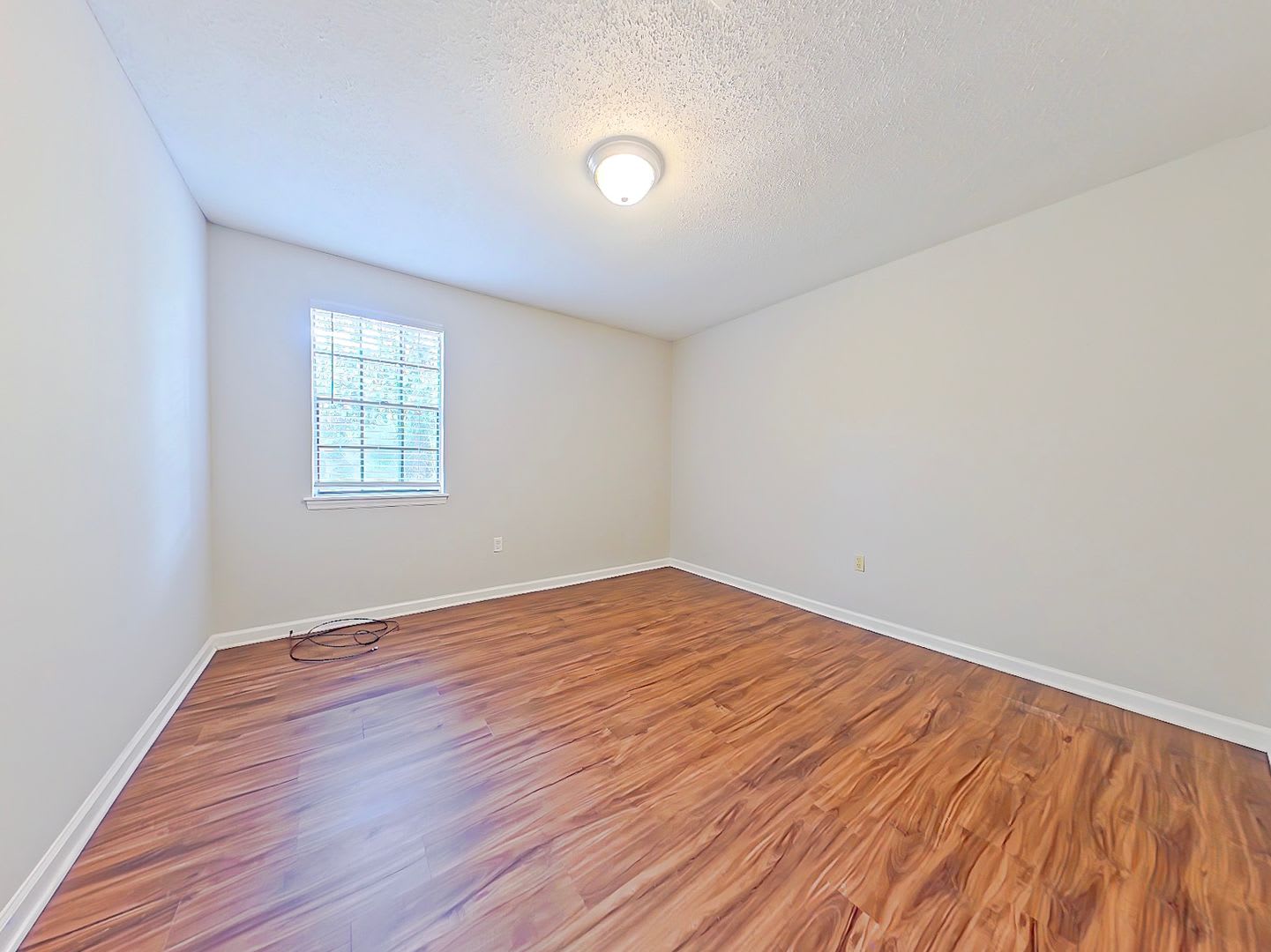 3 Bedroom 2 Bath Home in Martinez – photo 2