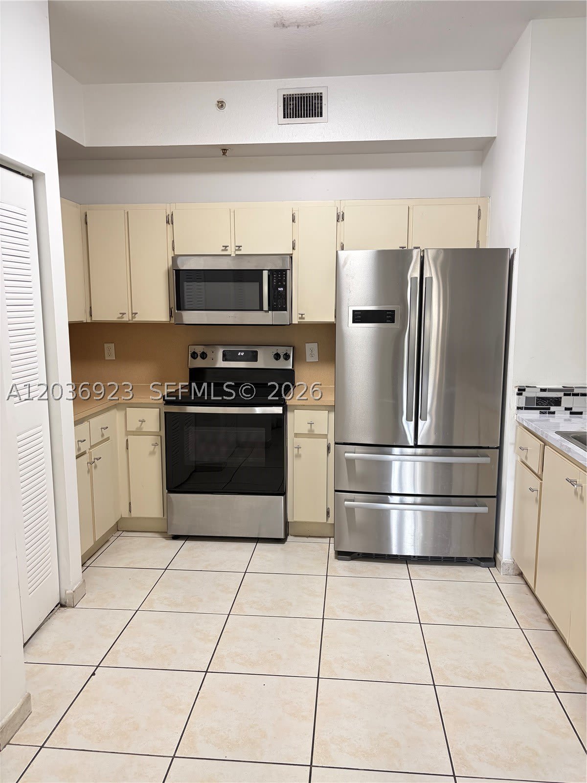 7360 NW 114th Ave – photo 4