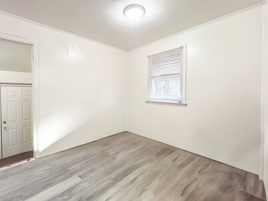 305 S 9th Ave – photo 5