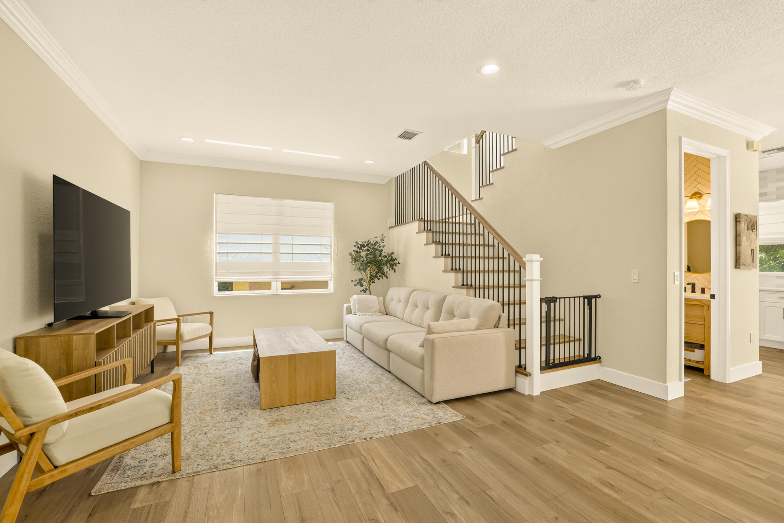 7630 Topiary Avenue – photo 5
