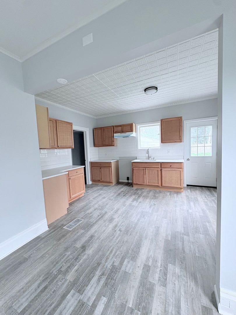 409 Healy Ave – photo 3