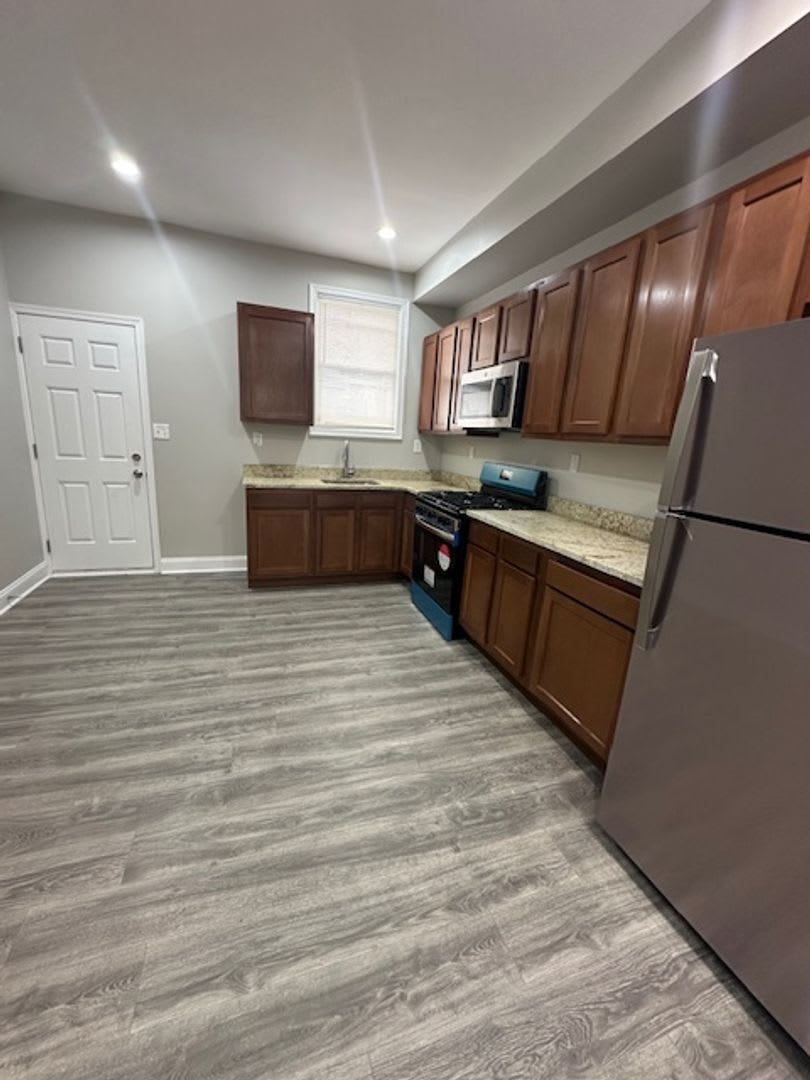Charming 3-bedroom, 3.5-bathroom house located in East Baltimore – photo 4