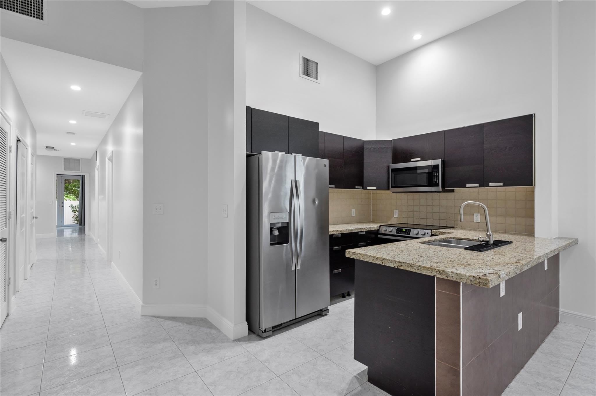 316 SW 16th Street – photo 2