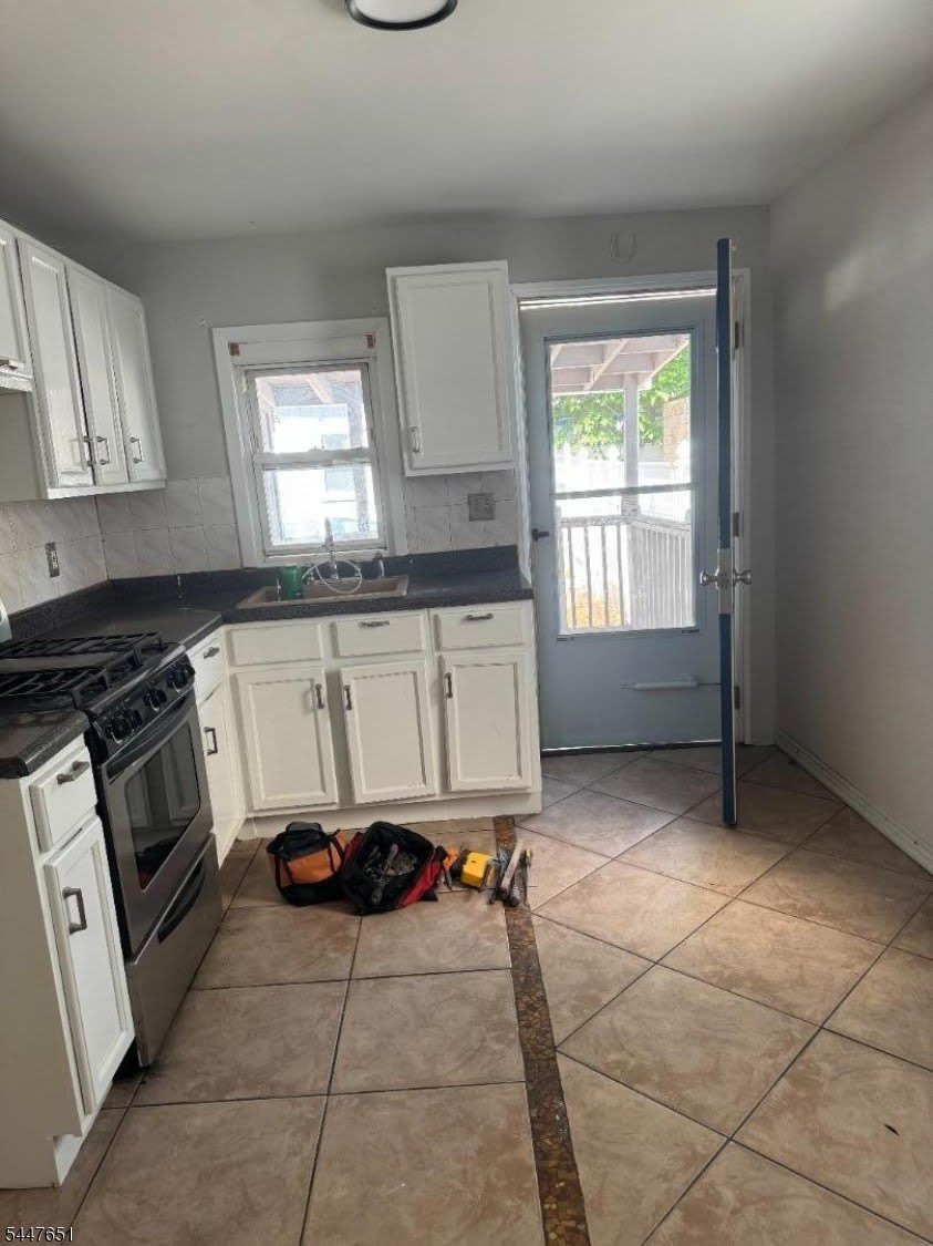 526 Jackson Ave – photo 3